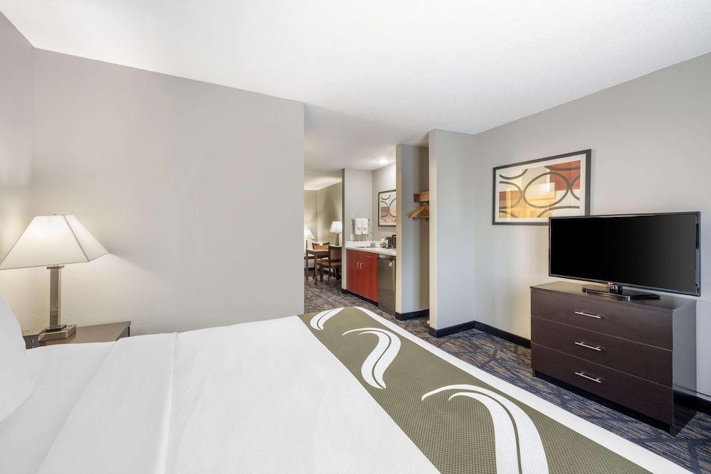 Quality Inn & Suites Lincoln North photo 3