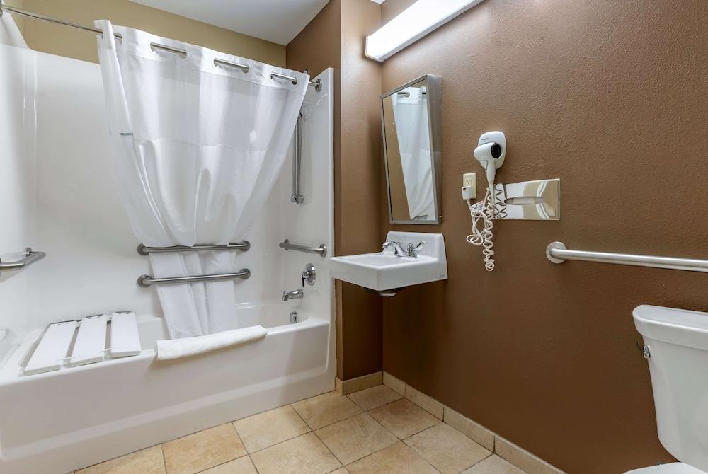 Microtel Inn & Suites By Wyndham Sylva Dillsboro Area photo 19