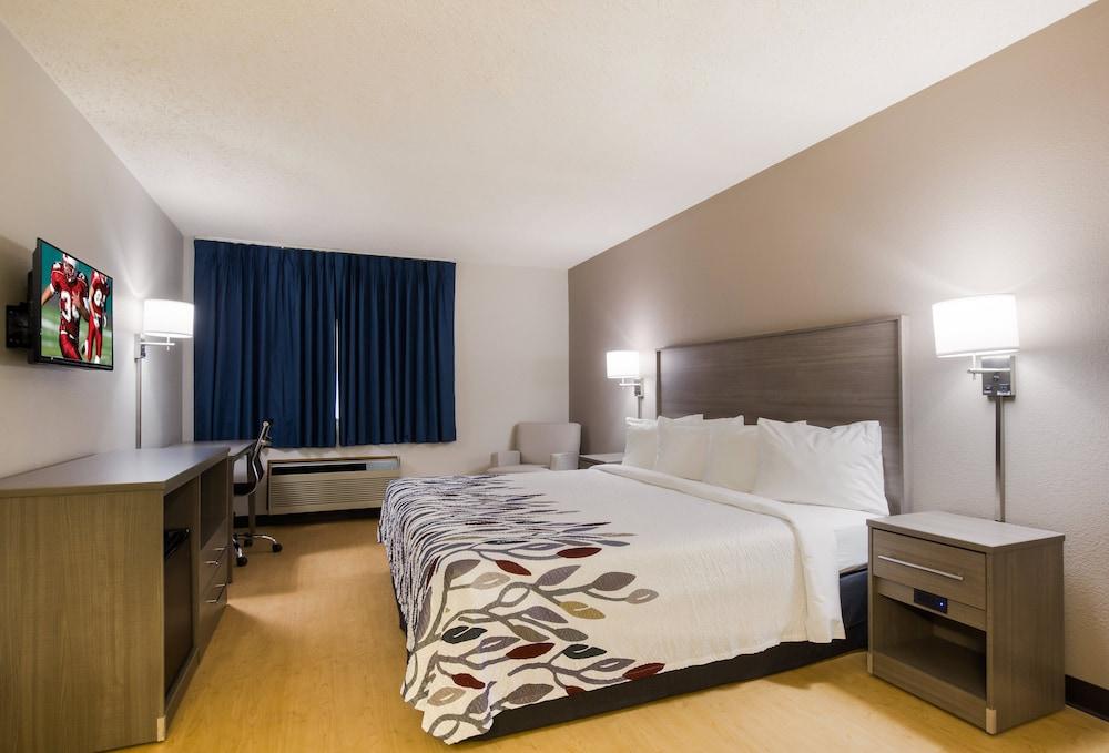 Red Roof Inn Lawrenceburg photo 9