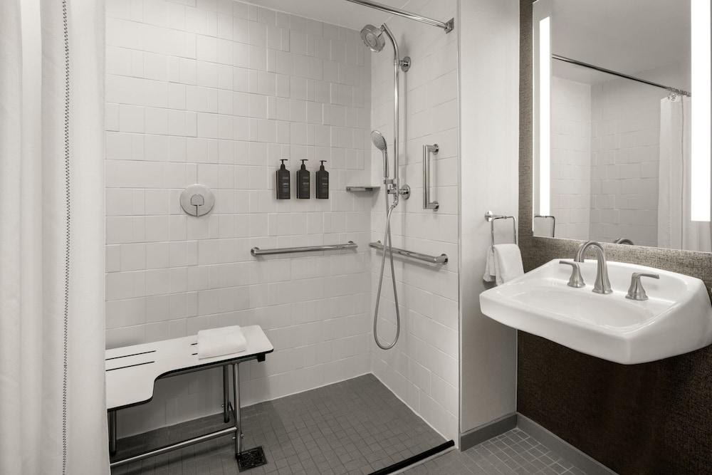 Sheraton Milwaukee Brookfield Hotel photo 20