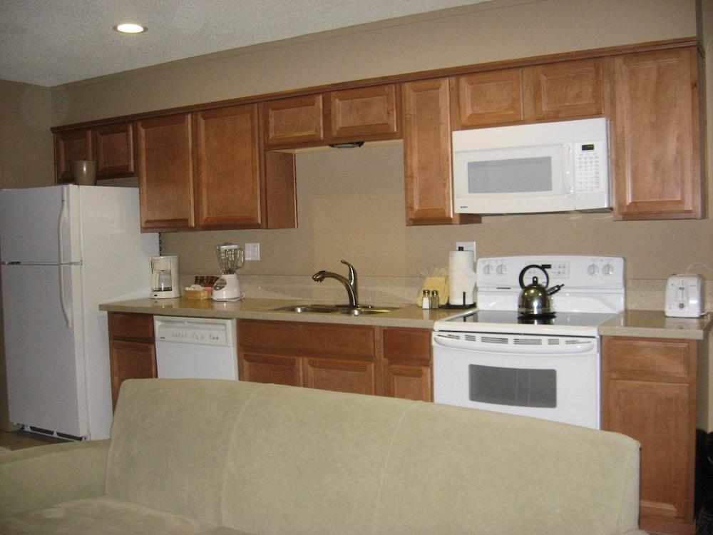 Beachcomber Inn photo 70