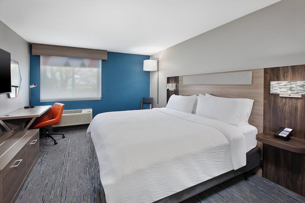 Holiday Inn Express Tuscola by IHG photo 2