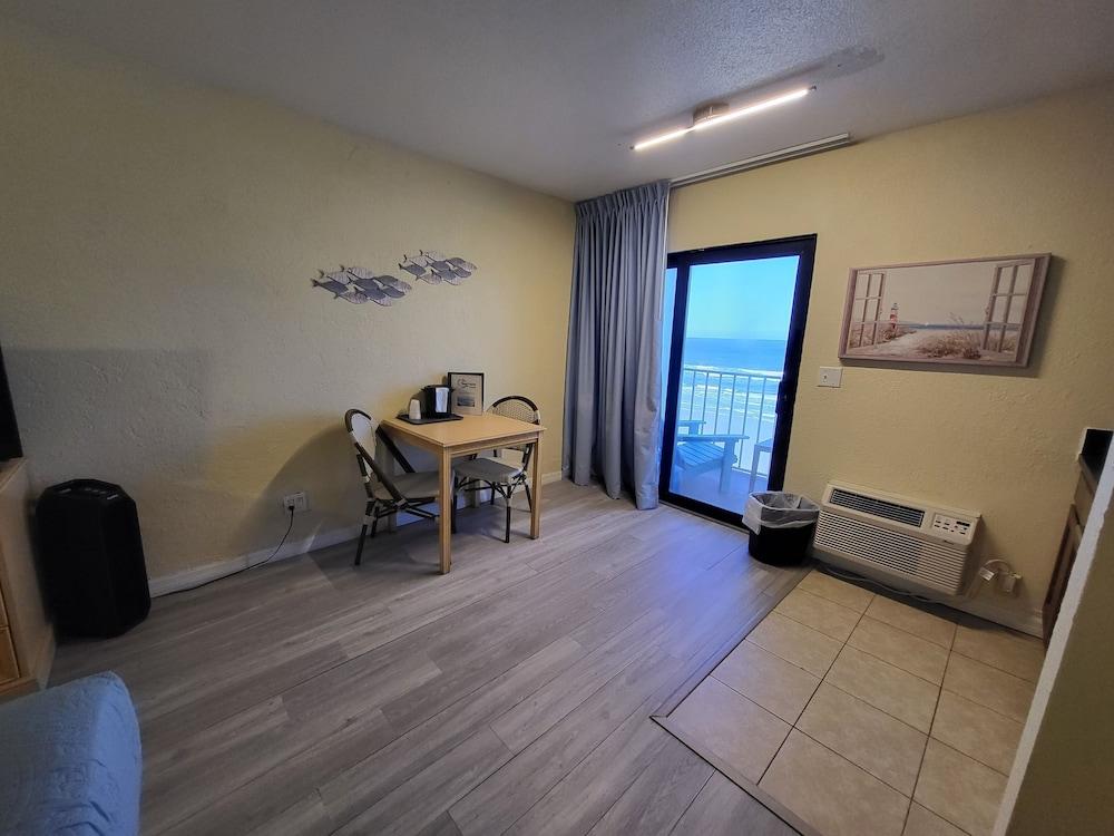Beachside Hotel photo 47