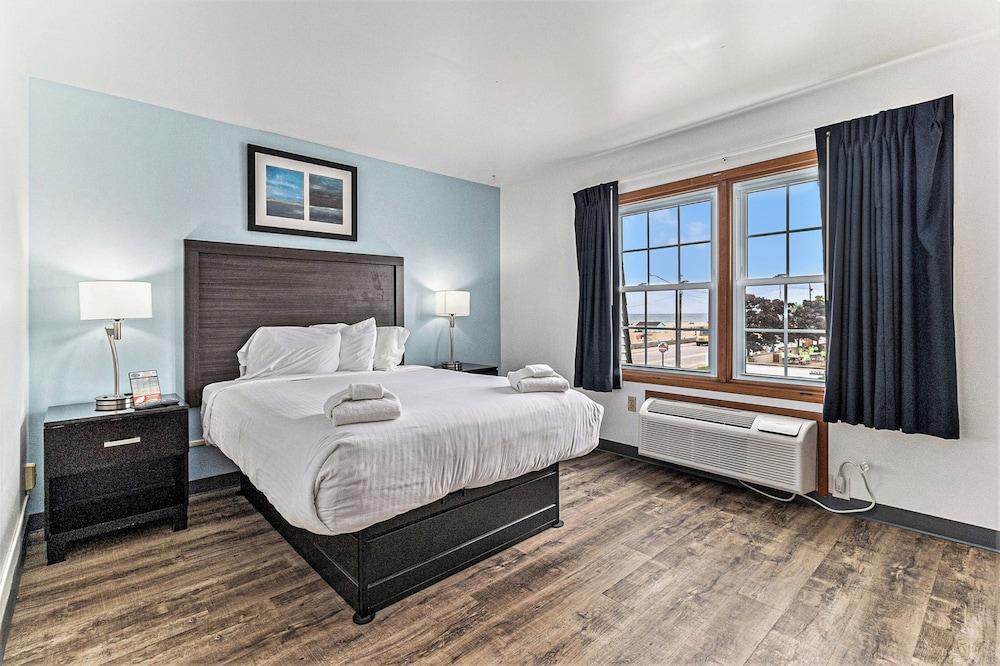 Snyder's Shoreline Inn photo 12