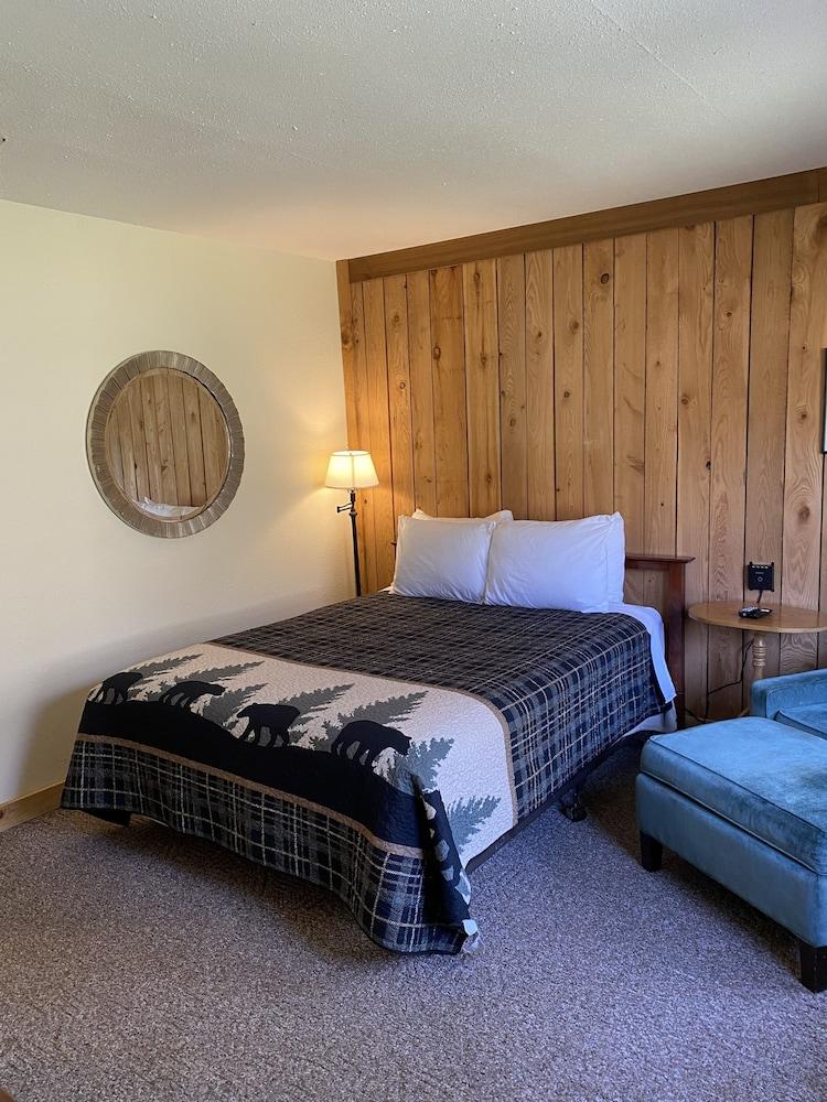 Foggy Mountain Lodge photo 49