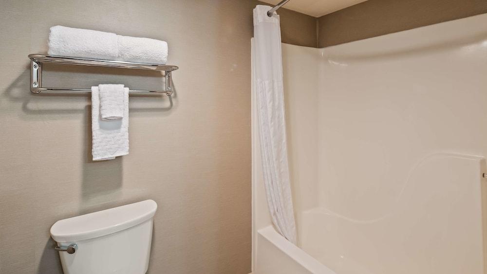Best Western Plus Executive Suites photo 16