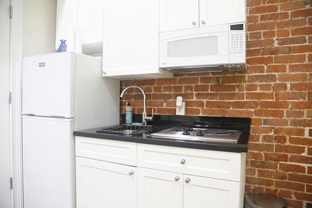 The Nomad Suites & Apartments photo 30