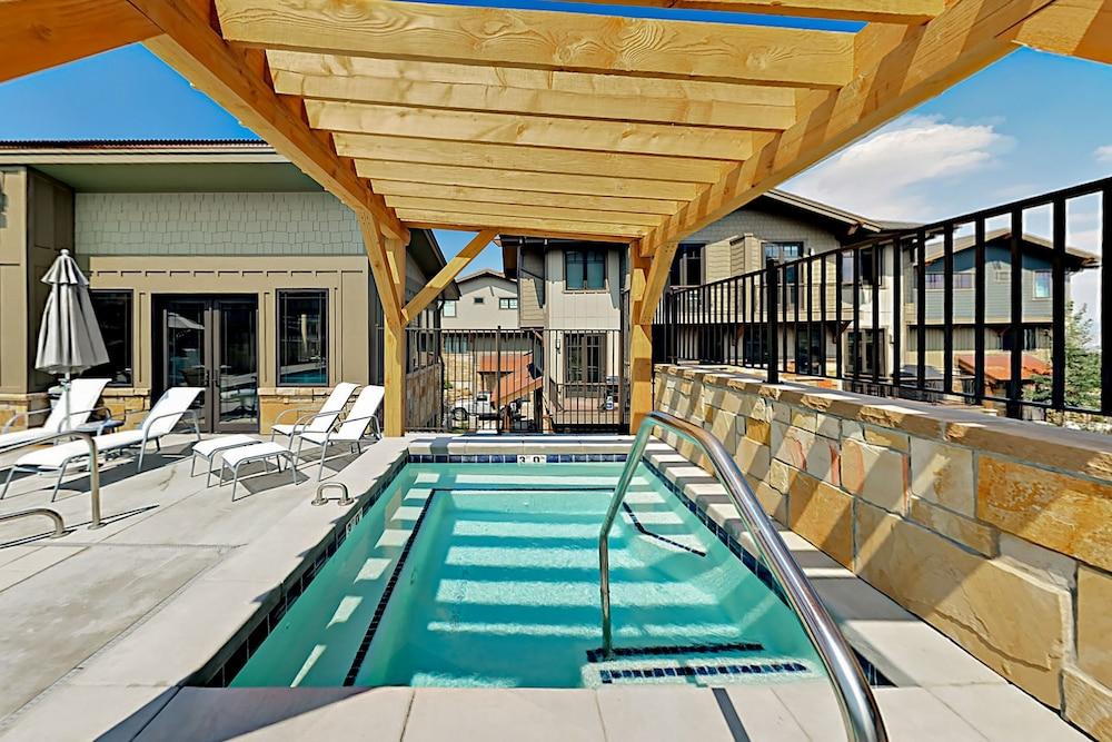 The Residences at Blackstone photo 33