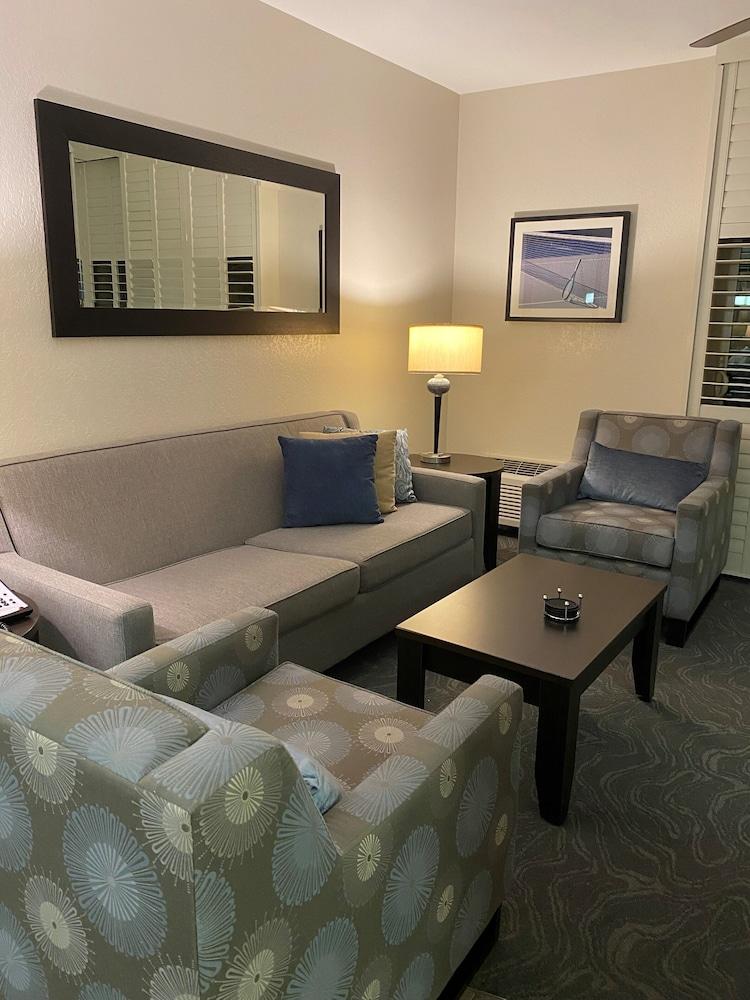 GetAways at Palm Springs Tennis Club photo 44
