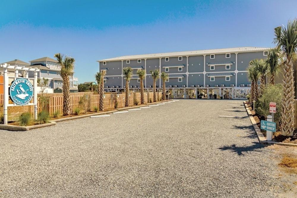 Saltwater Suites photo 57