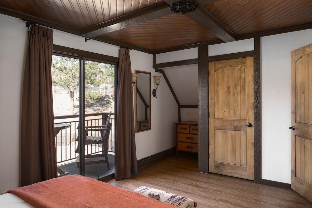 The Landing at Estes Park - Riverside Retreat photo 17