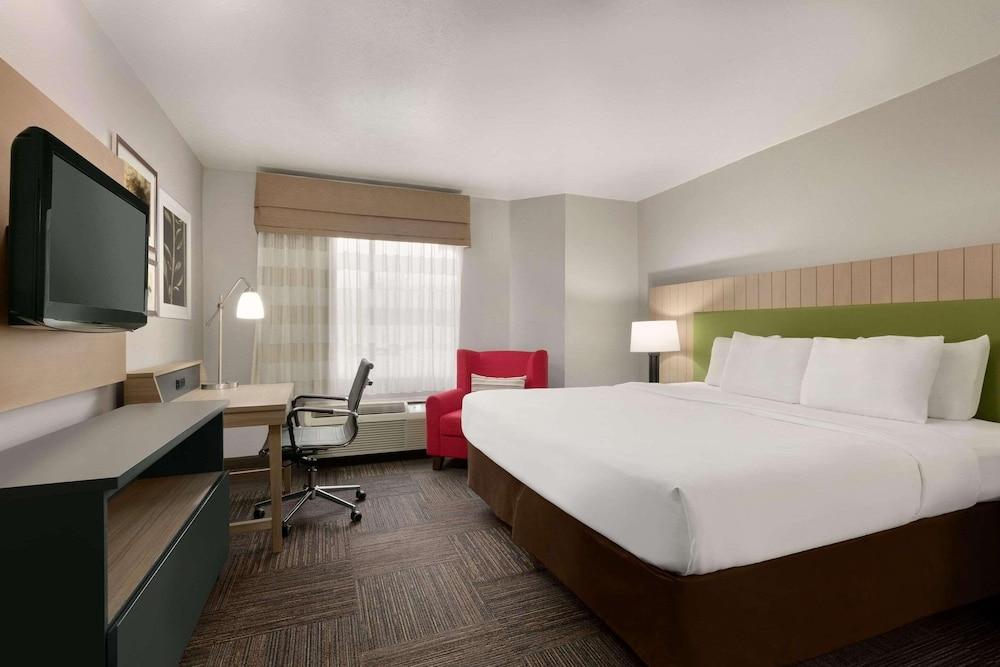 Country Inn & Suites by Radisson, Roanoke Rapids, NC photo 11
