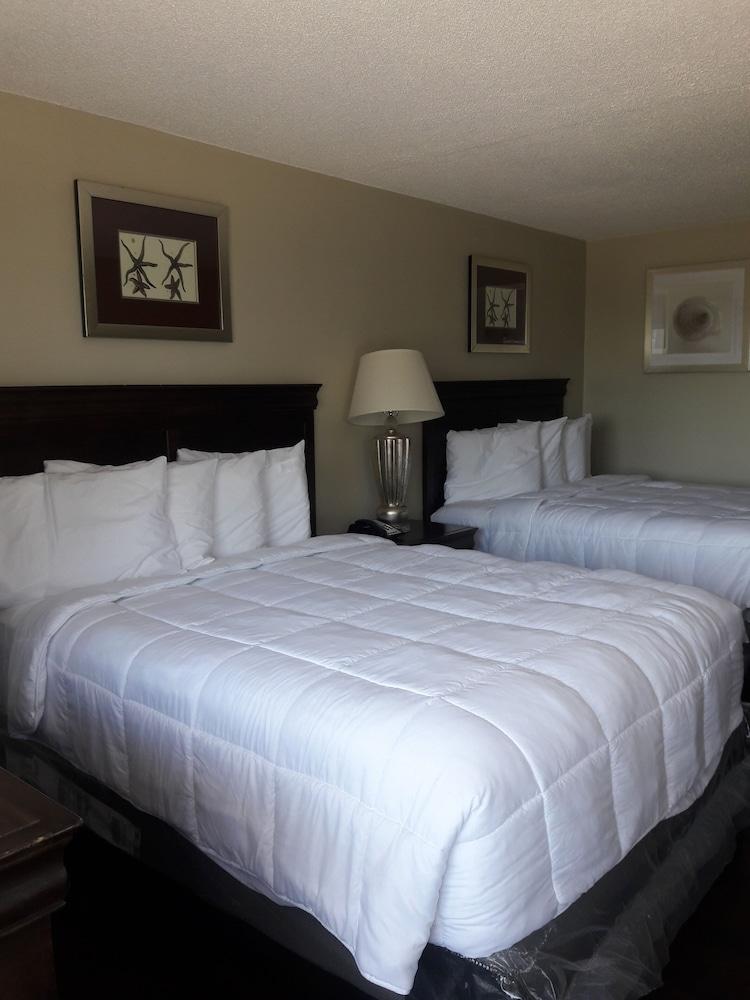 Ocean Waves Hotel photo 6