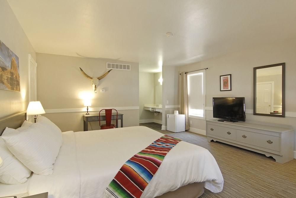Palm Canyon Hotel & RV Resort photo 54