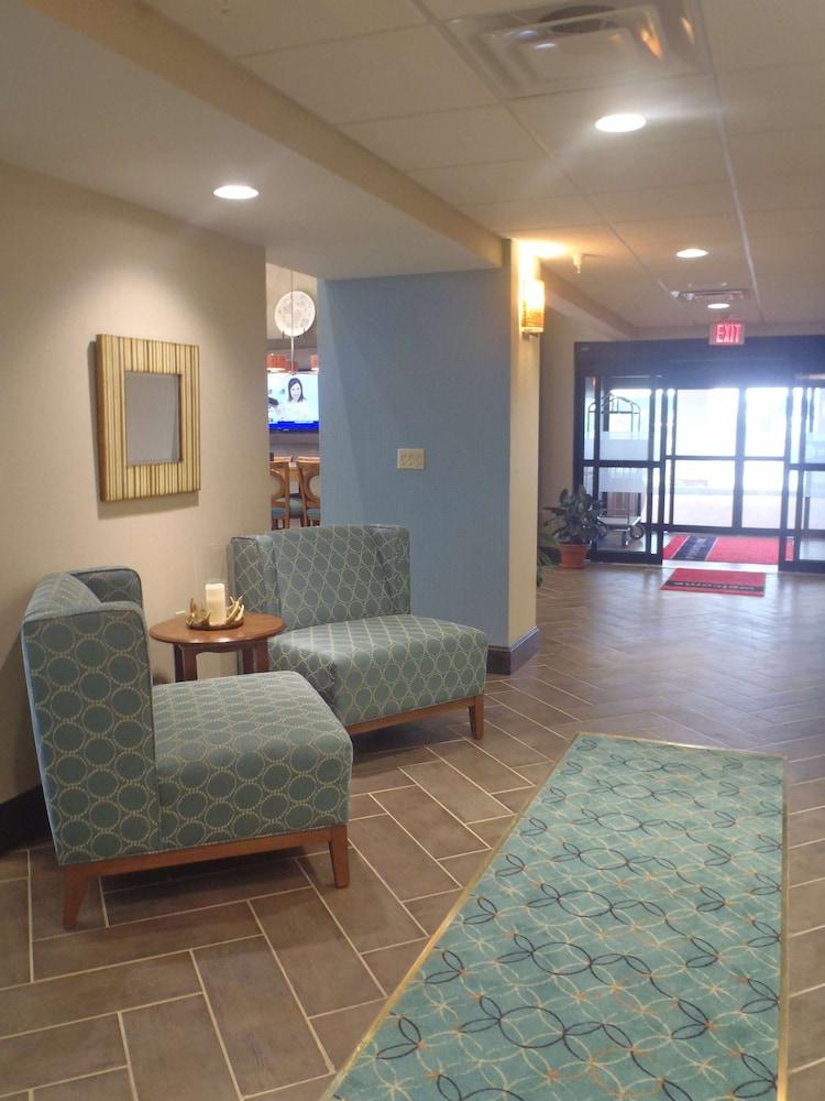 Hampton Inn & Suites Wiggins photo 5