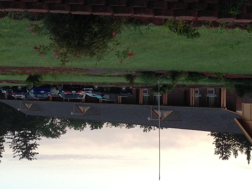 Mark Twain Motor Inn photo 3