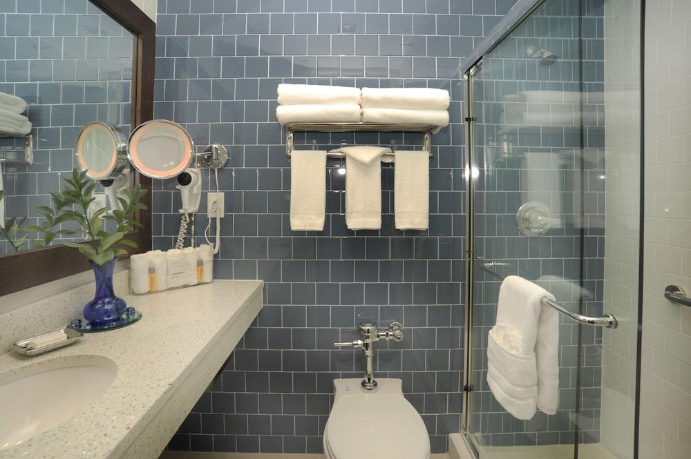 Hotel UMass photo 13