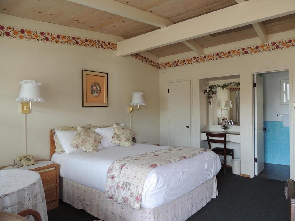 Sundown Inn photo 6