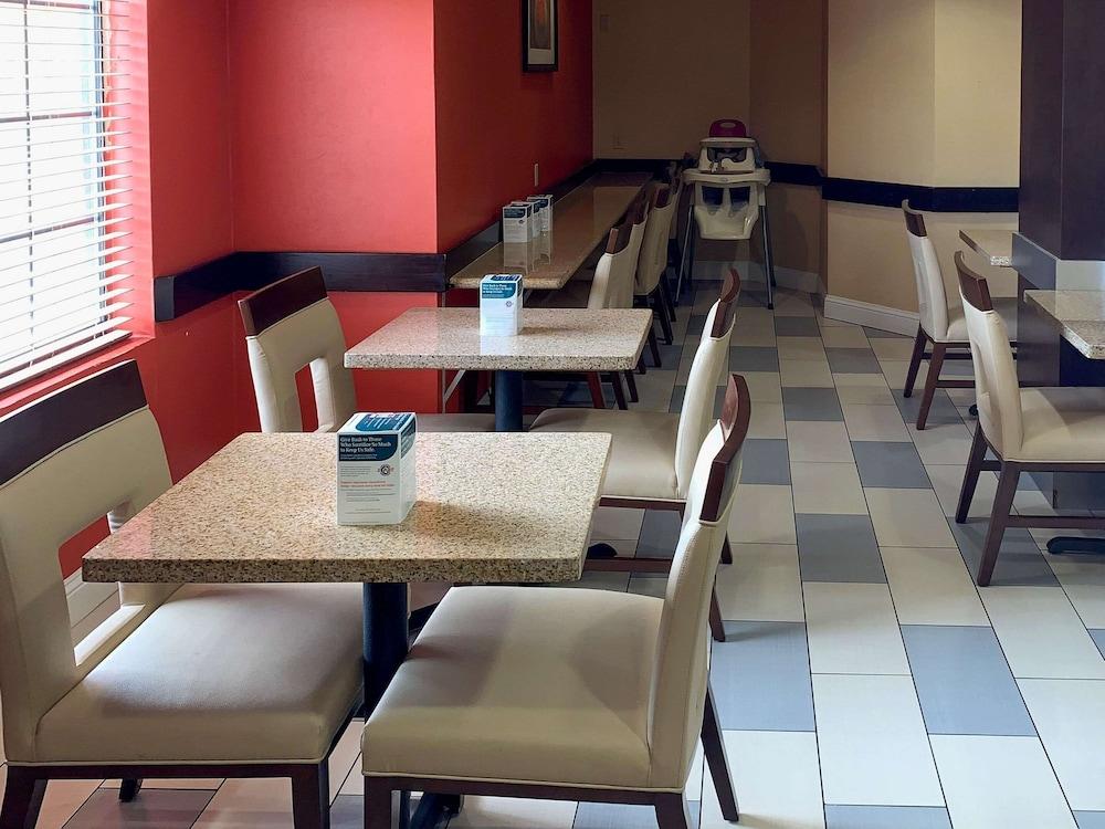 Quality Inn Baytown - Houston East photo 18
