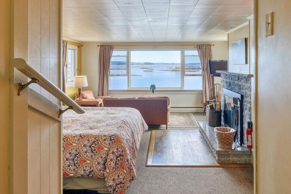 Inn on the Harbor photo 84