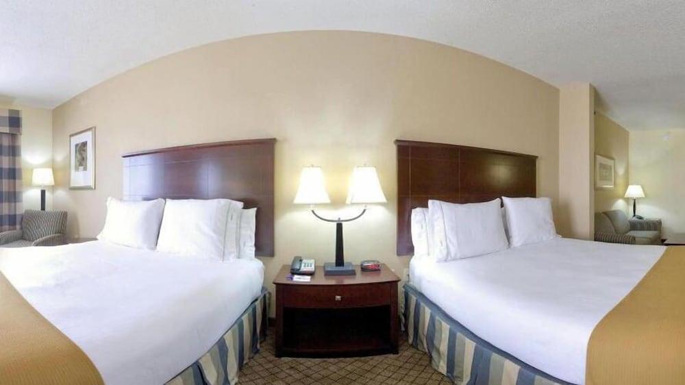 Holiday Inn Express & Suites Millington by IHG photo 14