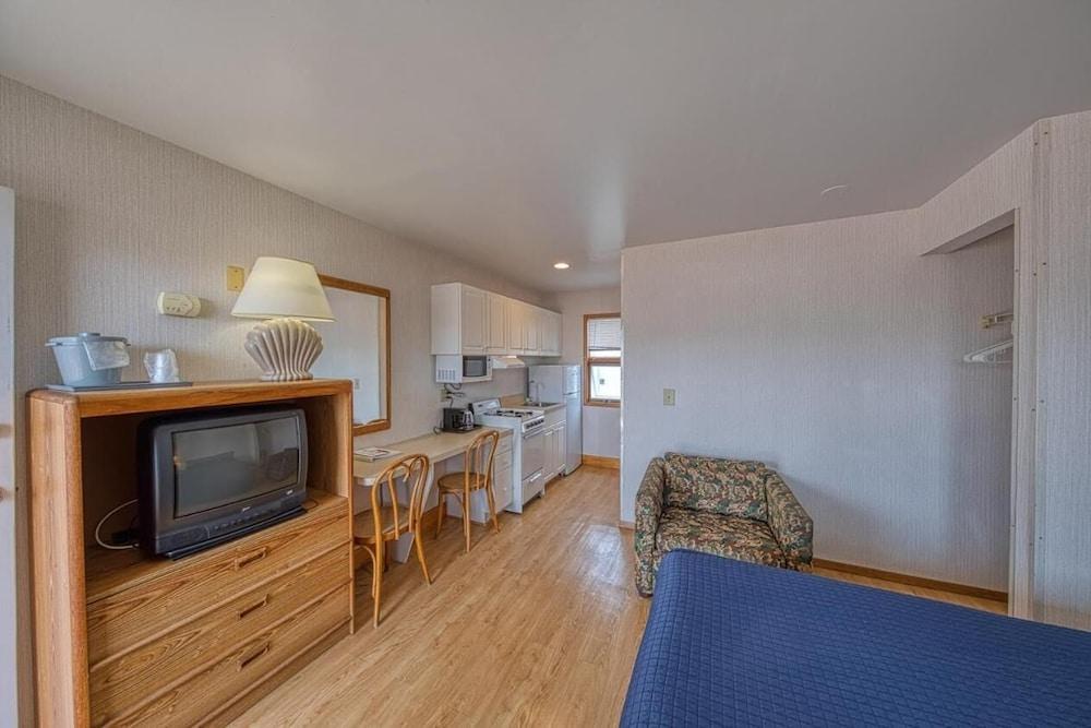 Sea Spray Motel photo 8