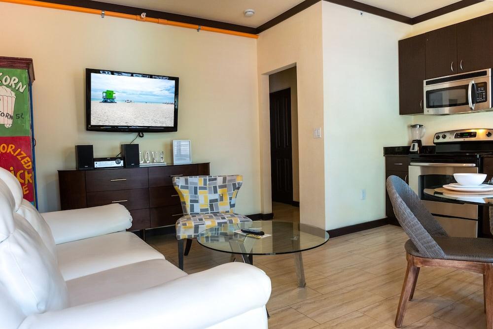 Tradewinds Apartment Hotel photo 61