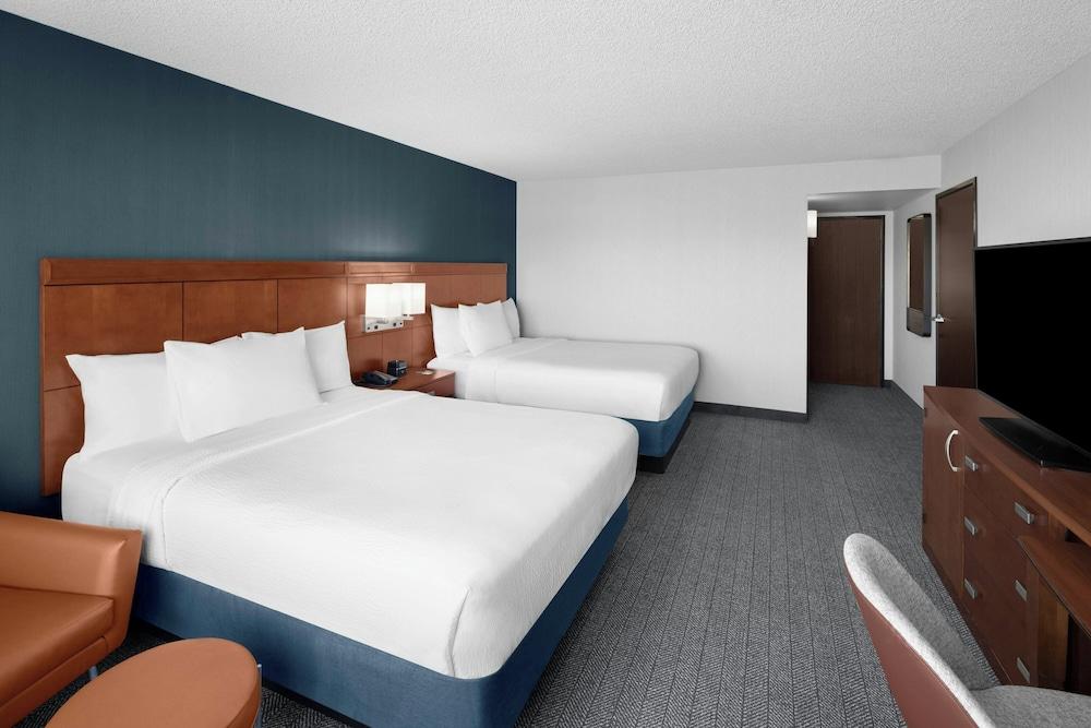 Courtyard by Marriott Sandy photo 10