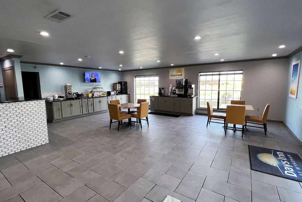 Days Inn by Wyndham Canton photo 14