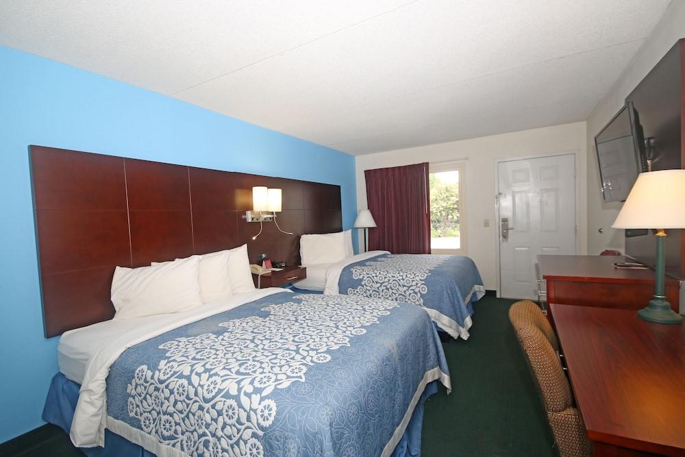Hamilton Inn Jonesville NC photo 19