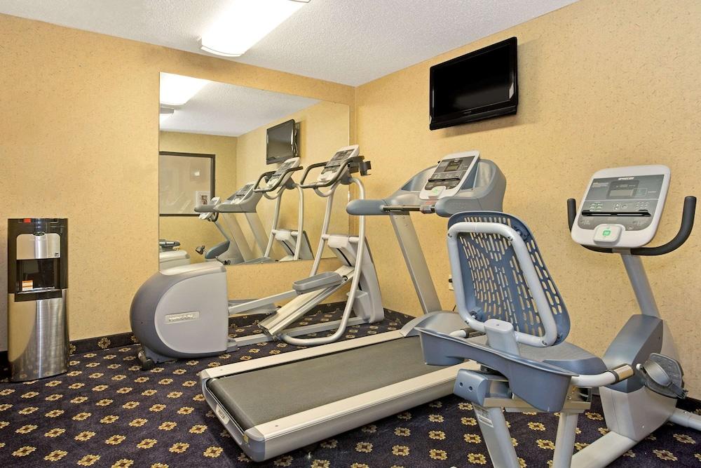Hawthorn Extended Stay by Wyndham Cincinnati/Sharonville photo 6