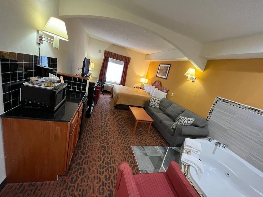 Chocolate Express Hotel & Suites Hershey photo 13