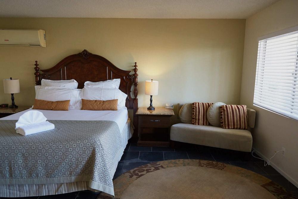 Lido Palms Resort and Spa (Adults Only) photo 11