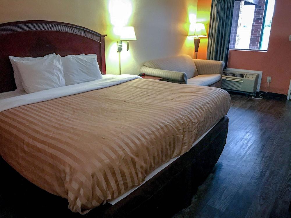 Motel 6 Ozark, AR photo 3