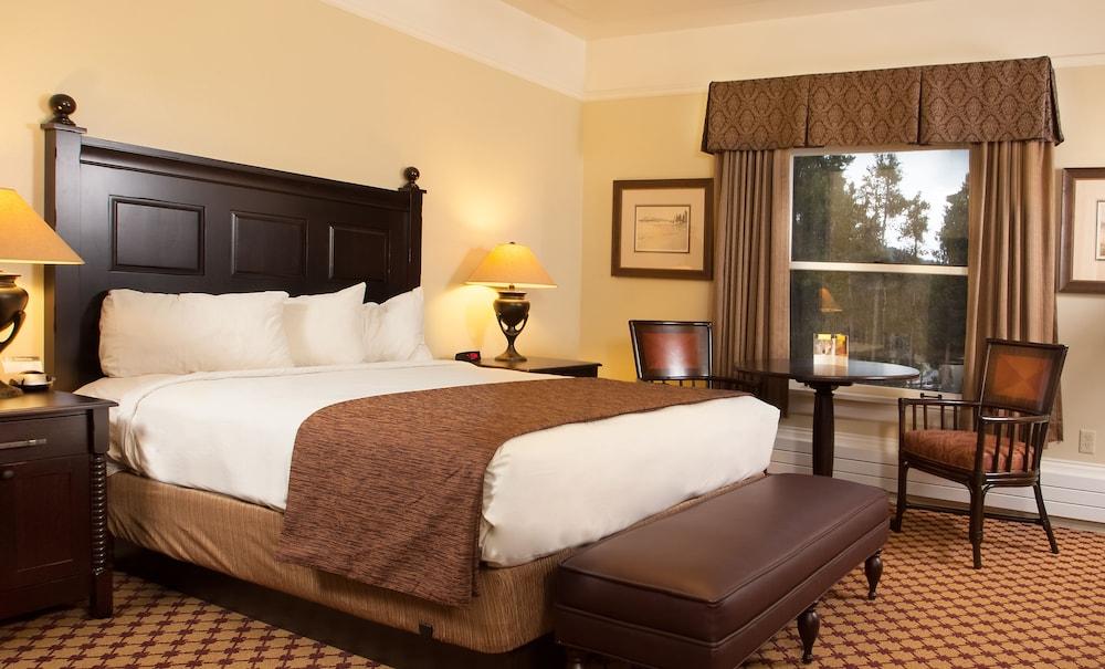 Lake Yellowstone Hotel & Cabins - Inside the Park photo 7