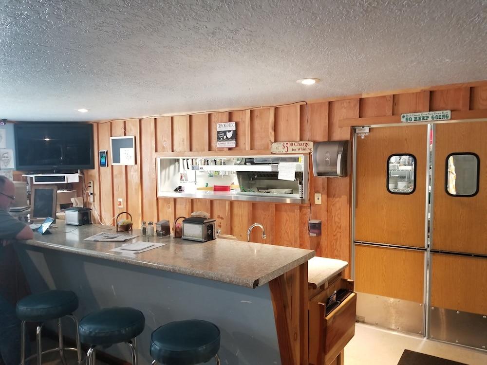 Sourdough Lodge photo 40