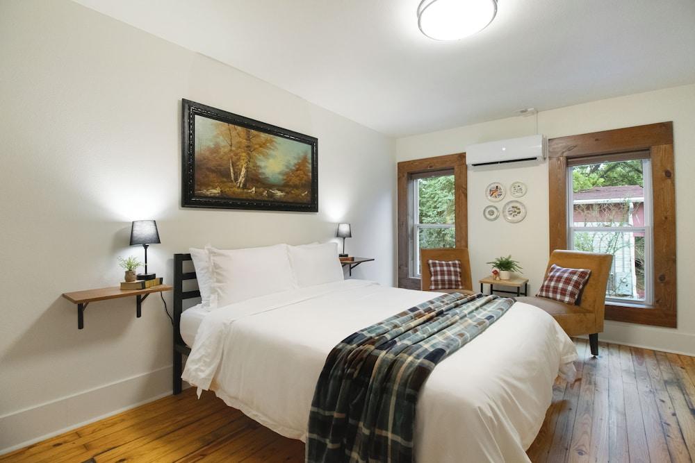 The Commercial Hotel photo 19