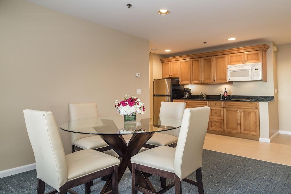 Water's Edge Resort & Spa photo 26