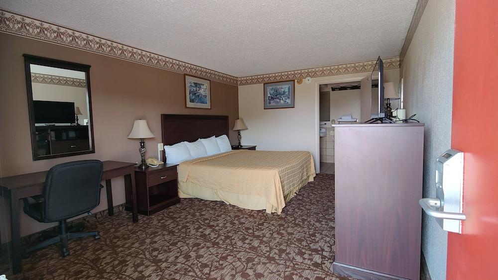 Countryside Inn & Suites photo 24