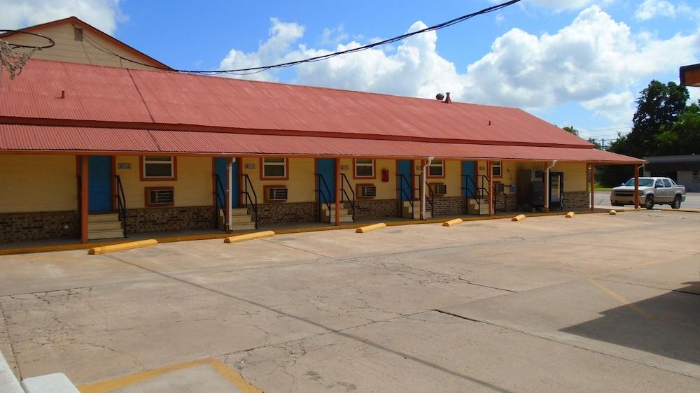 Town House Motel photo 45