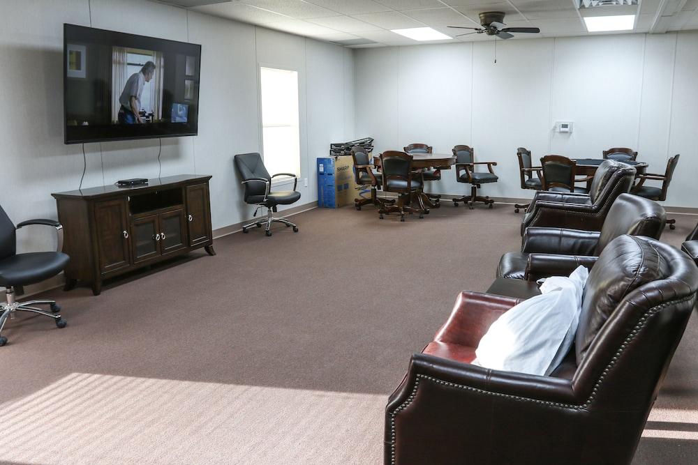 Cuero Oilfield Housing photo 26