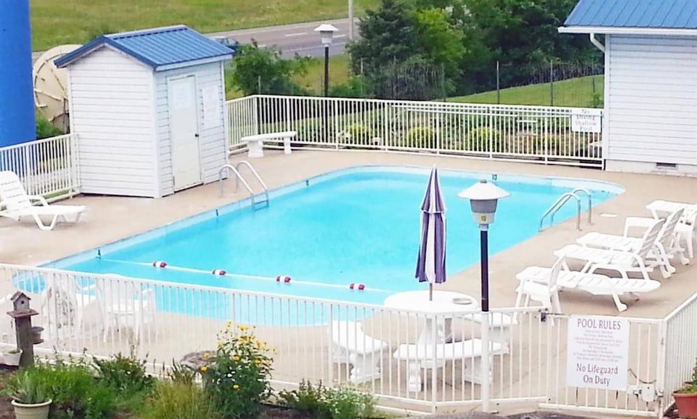 Smokies Motel photo 6