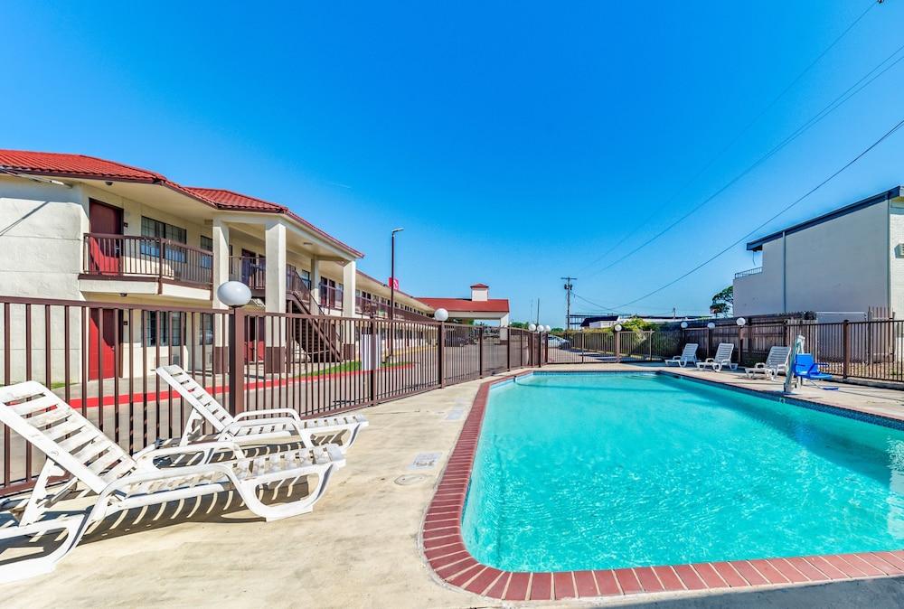 Red Roof Inn Dallas - Mesquite/ Fair Park NE photo 13