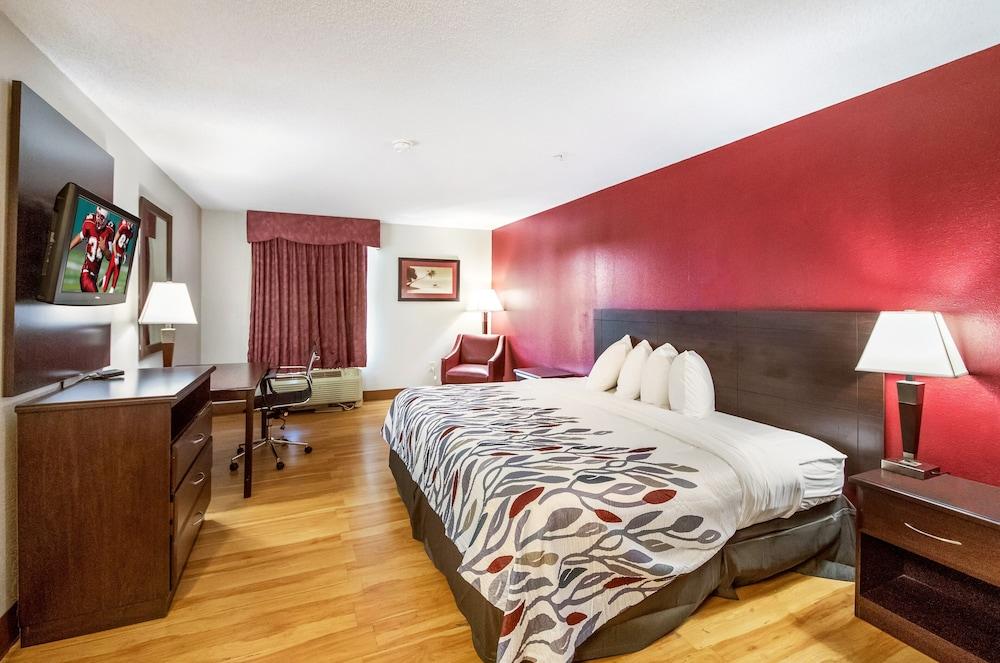 Clarion Pointe photo 11