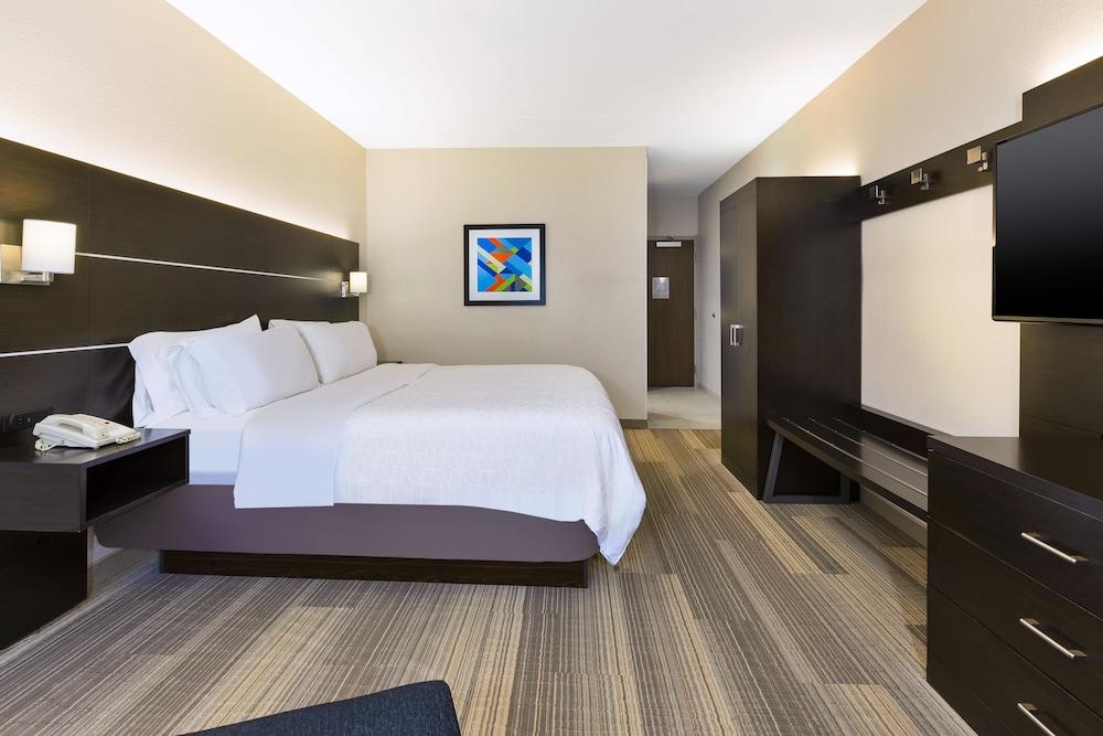 Holiday Inn Express Detroit-Warren by IHG photo 24