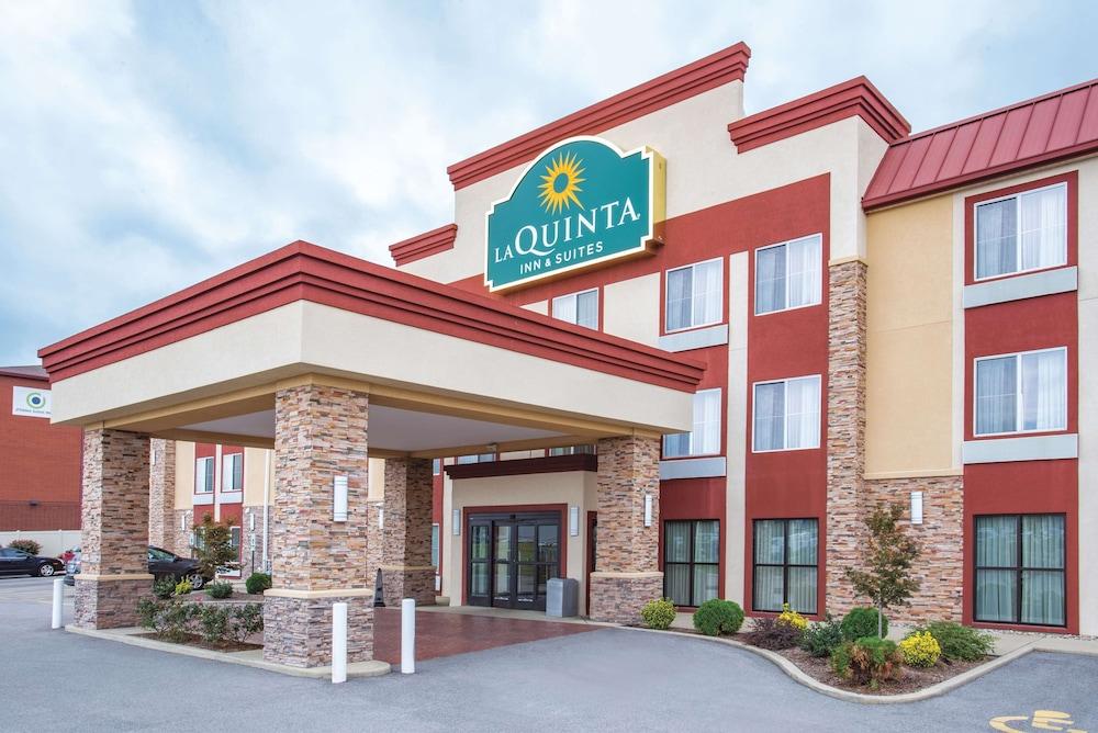 La Quinta Inn & Suites by Wyndham O'Fallon, IL - St. Louis photo 25
