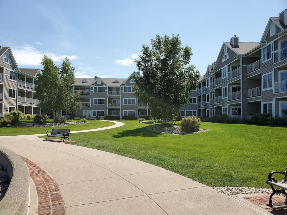 Bridgeport Waterfront Resort photo 90