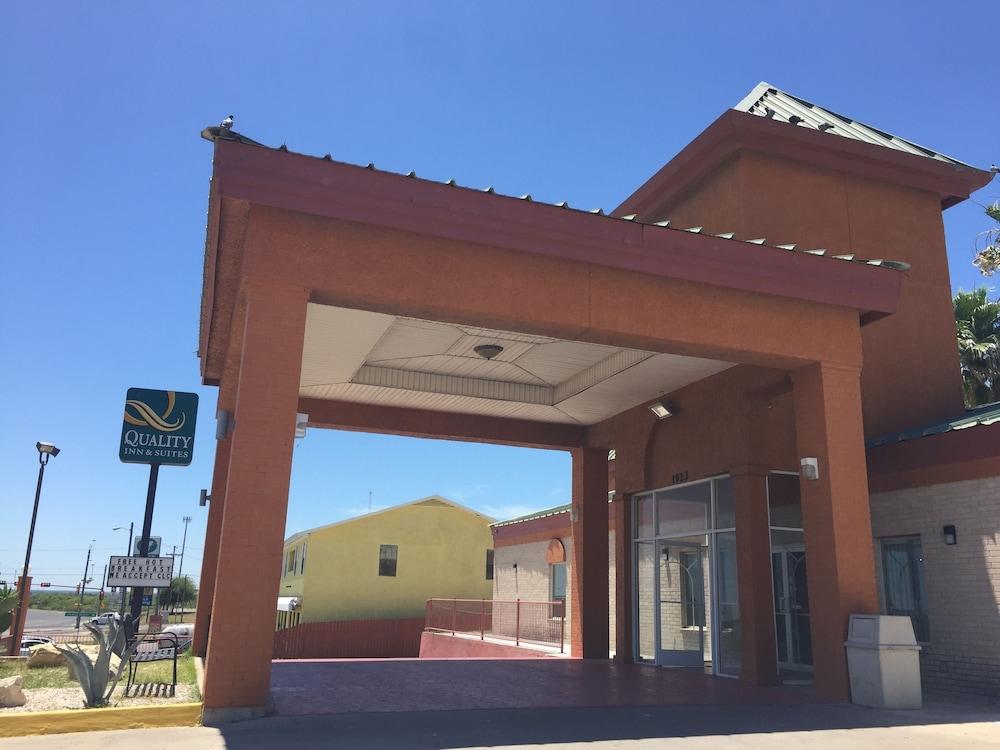 Econo Lodge Inn & Suites Eagle Pass photo 15