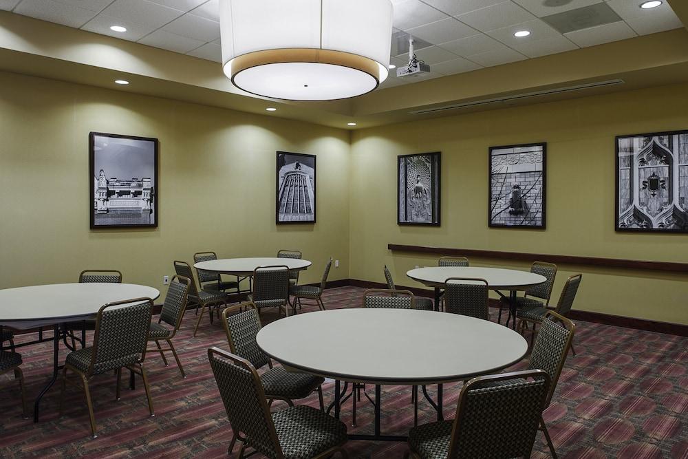 Holiday Inn Ardmore I-35 by IHG photo 9