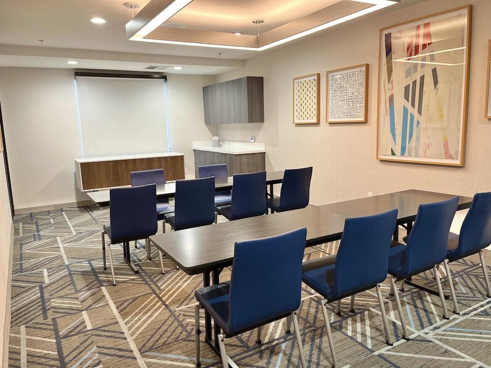 Holiday Inn Express & Suites Frazier Park by IHG photo 40